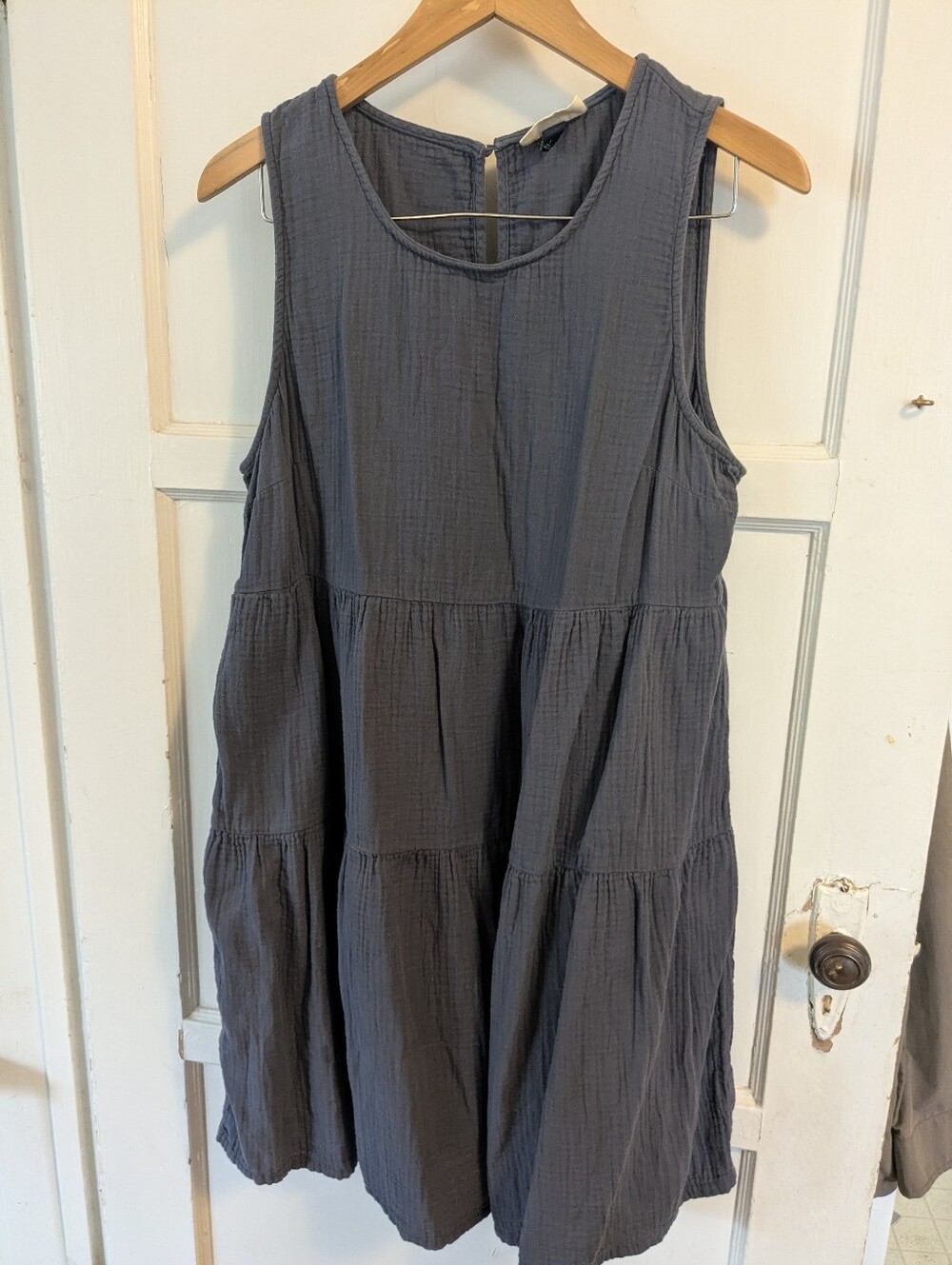 Universal Thread Gray Textured Cotton Gauze Tiered dress (with pockets!) Large